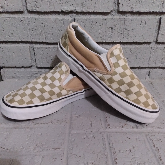 vans checkered tan